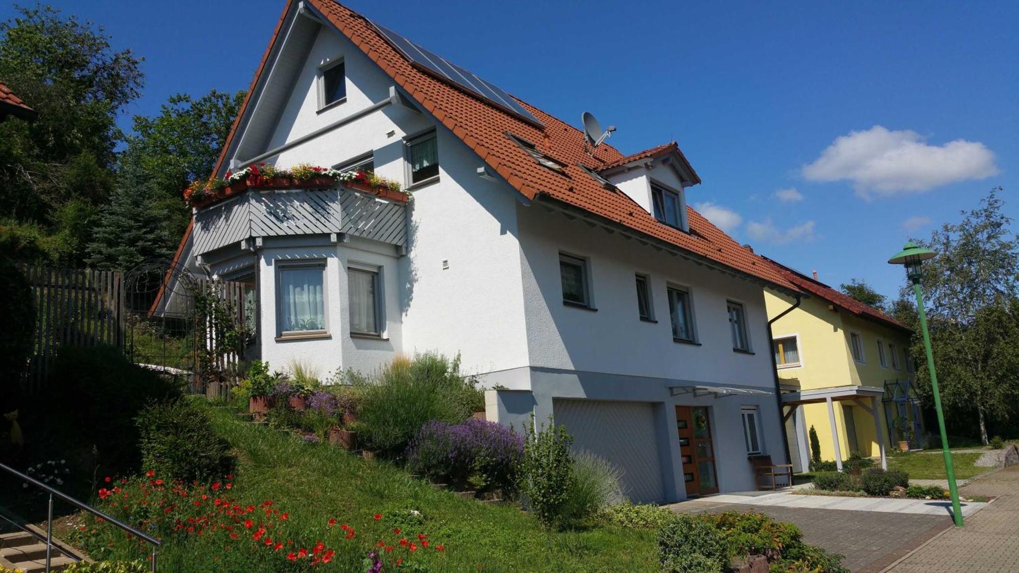 Ferienwohnung Am Suedhang Етенхайм Екстериор снимка