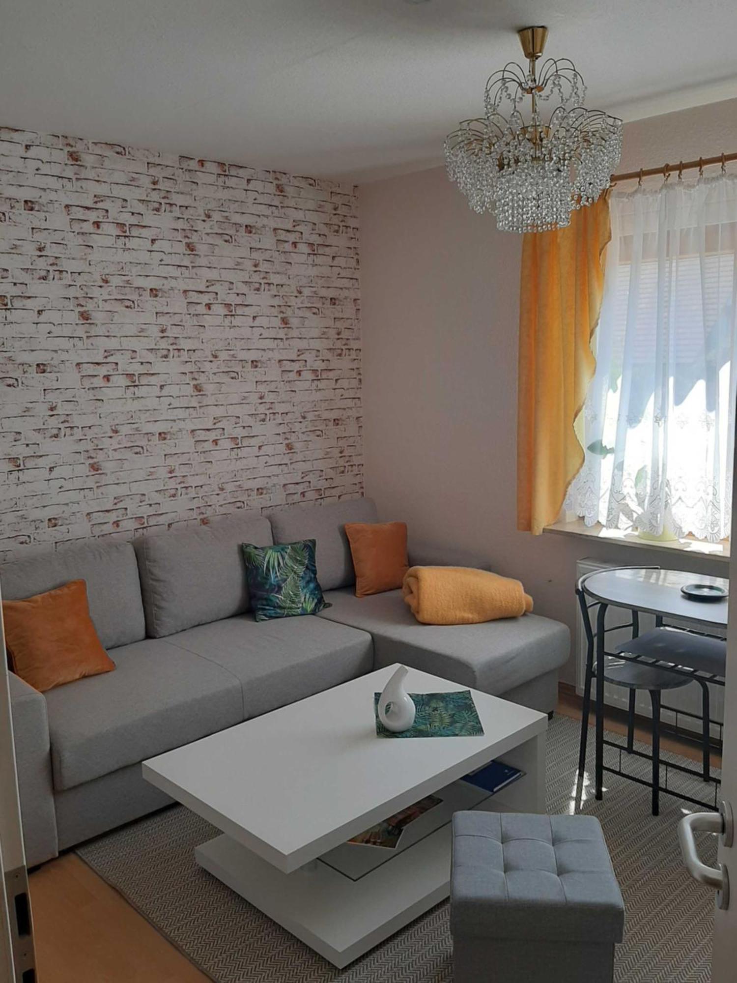 Ferienwohnung Am Suedhang Етенхайм Екстериор снимка